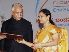 ರೆಡ್ಡಿ ಪತ್ನಿ ಅರುಣಾ ಲಕ್ಷ್ಮಿ ಬೆಂಗಳೂರು ಸಿಬಿಐ ವಶಕ್ಕೆ?