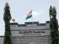 ಸಚಿವರೆ, ಬಿಟ್ಟ ಶಿಕ್ಷಕರ ಜಾಗವನ್ನು ಭರ್ತಿ ಮಾಡಿರಿ