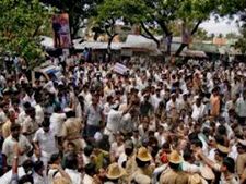 ರೈತರಿಂದ ಬೆಂಗ್ಳೂರಿಗೆ ಕಾವೇರಿ ನೀರು ಪೂರೈಕೆ ಬಂದ್ 