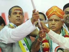 ರಕ್ಷಣೆ ಬೇಕೆಂದು ಗಳಗಳನೆ ಅತ್ತ ಪ್ರಸನ್ನ ಕುಮಾರ್