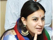 ಬಿಸಿಲನಾಡಿನಲ್ಲಿ ಬಿಸಿಏರಿಸಿದ ಅಭ್ಯರ್ಥಿಗಳು 