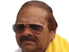 ಯಾದಗಿರಿಯಲ್ಲಿ ಚುನಾವಣಾ ಕಾವೇರಿಸಿದ ಅಭ್ಯರ್ಥಿಗಳು