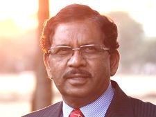 ಉನ್ನತ ಸ್ಥಾನಮಾನ : ಪರಮೇಶ್ವರ್ ಪರ ಮಠಾಧೀಶರು