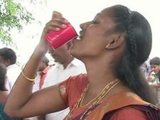 ಮಳೆಗಾಗಿ ಮಾರೆಮ್ಮನಿಗೆ ಪಾನಕದ ಅಭಿಷೇಕ!