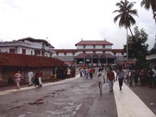 ಚಿತ್ರಗಳಲ್ಲಿ : ಧರ್ಮಸ್ಥಳ, ಮುಂಬೈ, ಚೆನ್ನೈ, ಕೇರಳದಲ್ಲಿ ಮಳೆ ಹಾಡು
