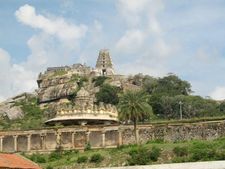 ದೇವಾಲಯದಲ್ಲಿ ನಡೆದ ಅಪಶಕುನಕ್ಕೆ ಬೆಚ್ಚಿಬಿದ್ದ ಜನತೆ