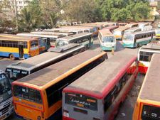ಆಂಧ್ರ ಪ್ರಕ್ಷುಬ್ದ: ನಿಂತಲ್ಲೇ ನಿಂತ KSRTC ಬಸ್ಸುಗಳು