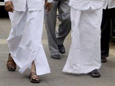ಪಂಚೆ ಉಟ್ಟರೆ ದುಬೈ ಮೆಟ್ರೋದಲ್ಲಿ ನೋ ಎಂಟ್ರಿ!