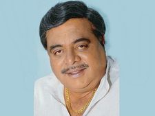 ಮೋದಿ ಡೈಲಾಗ್ ಹೊಡೆದು ಕಟ್ ಕಟ್ ಎಂದ ಅಂಬರೀಷ್