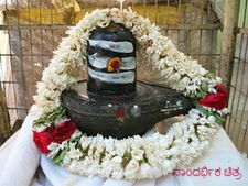ತುಮಕೂರು ದೇವಾಲಯದ ಶಿವಲಿಂಗದಲ್ಲಿ ಕಣ್ಣು ಉದ್ಭವ!