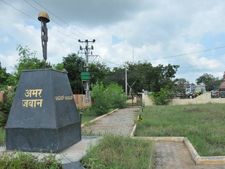 ಕುಡುಕರ ತಾಣವಾದ ಬಳ್ಳಾರಿ ಅಮರ ಜವಾನ್ ಸ್ಮಾರಕ