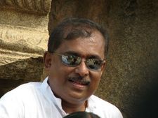 ಸಿಂಗಪುರದಲ್ಲಿ 'ನಾದಬ್ರಹ್ಮ' ಹಂಸಲೇಖ ಪ್ರೇಮಲೋಕ