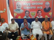 ಬಿಜೆಪಿಗೆ ಶ್ರೀರಾಮಸೇನೆ ಮುಖ್ಯಸ್ಥ ಮುತಾಲಿಕ್ ಸೇರ್ಪಡೆ