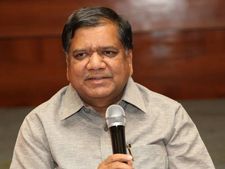 ಸಿಎಂ ಸಿದ್ದರಾಮಯ್ಯ ರೈತ ಹಂತಕ ಅಂತೆ!