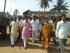 ಧಾರವಾಡದಲ್ಲಿ ಪ್ರಹ್ಲಾದ್ ಜೋಶಿ ಪಾದಯಾತ್ರೆ