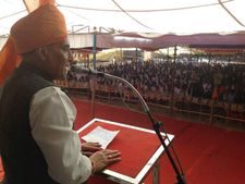 ಬಳ್ಳಾರಿಯಲ್ಲಿ ರಾಮುಲು ಪರ ರಾಜನಾಥ್ ಮತಯಾಚನೆ