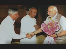 ಮೋದಿ ಮೋಡಿ: ದೊಡ್ಡಗೌಡ್ರ ಹೃದಯ ಗೆದ್ದ ಮೋದಿ
