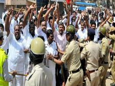 ಜಯಾ ಬೇಲ್ ನಿರಾಕರಣೆ:ಉಡುಪಿ ಹೋಟೆಲ್ ಮೇಲೆ ದಾಳಿ