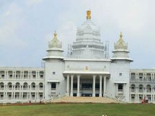 ಕಳಂಕಿತ ಸಚಿವರ ಚರ್ಚೆಗೆ ಬಿಜೆಪಿ ಪಟ್ಟು, ಕಲಾಪ ಮುಂದಕ್ಕೆ