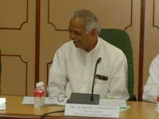 'ಭಾಗ್ಯ' ಘೋಷಣೆ ಸಾಲದು, ಅನುಷ್ಠಾನಕ್ಕೆ ತನ್ನಿ: ಕಾಗೋಡು