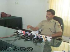 ಕೊಪ್ಪಳ : ವಿದೇಶಿಯರ ಜೊತೆ ಅಸಭ್ಯ ವರ್ತನೆ, ಇಬ್ಬರು ಪೇದೆಗಳು ಸಸ್ಪೆಂಡ್