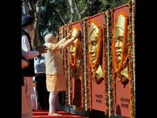 ಚಿತ್ರಗಳಲ್ಲಿ: ವೀರ ಸೇನಾನಿ ಭಗತ್ ಸಿಂಗ್ ಗೆ ನಮನ
