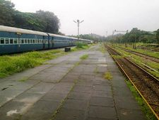 ಗುಡ್ಡ ಕುಸಿತ : ಬೆಂಗಳೂರು-ಮಂಗಳೂರು ರೈಲು ಸ್ಥಗಿತ