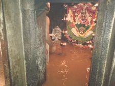 ದುರ್ಗಾಪರಮೇಶ್ವರಿಗೆ ಪ್ರಾಕೃತಿಕ ಜಲಾಭಿಷೇಕ: ಧನ್ಯರಾದ ಭಕ್ತಗಣ
