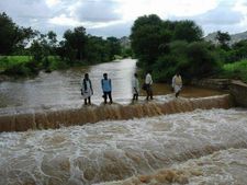 ಮಧುಗಿರಿಯಲ್ಲಿ ದಶಕದ ನಂತರ ಎಡಬಿಡದ ಕುಂಭದ್ರೋಣ ಮಳೆ