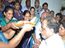 ಪಾಪ ರಮ್ಯಾಗೆ ಏನು ತಿಳಿದಿಲ್ಲ, ಅವಳನ್ನು ದೂಷಿಸಬೇಡಿ: ಅಂಬರೀಶ್