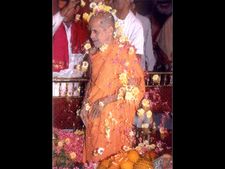 ತುಂಬಿದ ಸಭೆಯಲ್ಲಿ ಪೇಜಾವರ ಶ್ರೀಗಳ ಕ್ಷಮೆಯಾಚಿಸಿದ ಸಾಹಿತಿ ಸಿದ್ದಲಿಂಗಯ್ಯ