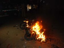 ಪೊಲೀಸಪ್ಪನ ಹುಚ್ಚಾಟ, ರೊಚ್ಚಿಗೆದ್ದ ಹುಬ್ಬಳ್ಳಿಗರು