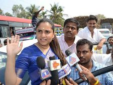 'ಕುಮಾರಸ್ವಾಮಿ ಪತ್ನಿ ನಟಿಯಲ್ಲವೇ, ಮಗ ಹೀರೋ ಅಲ್ಲವೇ?'
