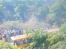 ಹಾಸನ : ಸೇತುವೆಯಿಂದ ಬಿದ್ದ ಕೆಎಸ್ಆರ್‌ಟಿಸಿ ಬಸ್