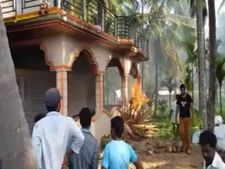 ಮಂಡ್ಯ : ಗೃಹಿಣಿ ನಿಗೂಢ ಸಾವು, ಪತಿ ಮನೆಗೆ ಬೆಂಕಿ