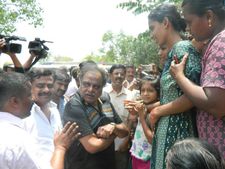 ಕಾಶ್ಮೀರದಲ್ಲೇ ಬರಗಾಲವಿದೆ ಮಂಡ್ಯದಲ್ಲಿರಲ್ವಾ? : ಅಂಬಿ