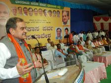 ದೇಶದಲ್ಲಿ ಮೋದಿ ಸರ್ಕಾರ, ದೇಶದ ಅರ್ಥ ವ್ಯವಸ್ಥೆ ಭದ್ರ