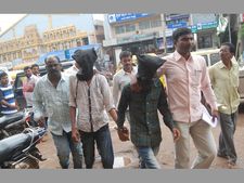 ಹುಬ್ಬಳ್ಳಿ: ಇಬ್ಬರು ಪಿಸ್ತೂಲ್ ಮಾರಾಟಗಾರರ ಬಂಧನ