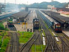 ರೈಲಿನಲ್ಲಿ ತೊಂದರೆಯಾದರೆ 182 ಸಂಖ್ಯೆಗೆ ಕರೆ ಮಾಡಿ