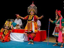 ಸಿಂಗಪುರದಲ್ಲಿ ರಸದೌತಣ ಬಡಿಸಿದ ವೈಭವದ ಯಕ್ಷಸಿರಿ