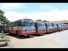 ಮಂಡ್ಯ: ಸಾರಿಗೆ ಮುಷ್ಕರ, ಖಾಸಗಿ ವಾಹನಗಳ ಸುಗ್ಗಿ 