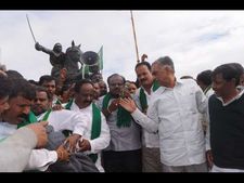 ಪೊಲೀಸರ ದೌರ್ಜನ್ಯ ಖಂಡಿಸಿ ಜೆಡಿಎಸ್ ನಿಂದ ಪ್ರತಿಭಟನೆ