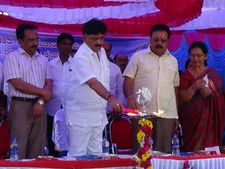 '8 ಜೆಡಿಎಸ್ ಶಾಸಕರು ಸಂಪರ್ಕದಲ್ಲಿದ್ದಾರೆ'
