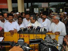 'ಧೈರ್ಯವಿದ್ದರೆ ನಾನೇ ಮುಂದಿನ ಸಿಎಂ ಎಂದು ಈಶ್ವರಪ್ಪ ಹೇಳಲಿ'