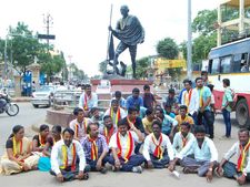 ಮಹದಾಯಿ ಹೋರಾಟ : ರೈತರ ಬಿಡುಗಡೆಗೆ ಆಗ್ರಹ