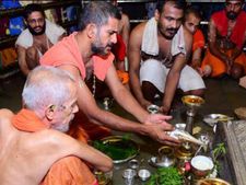 ಉಡುಪಿ ಕೃಷ್ಣ ಮಠದಲ್ಲಿ 30 ಸಾವಿರ ಮಂದಿಗೆ ಅನ್ನ ಸಂತರ್ಪಣೆ 