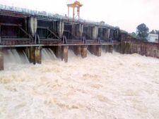 ಕಲಬುರಗಿಯಲ್ಲಿ ಜಲಪ್ರಳಯ : 5 ಜನ ರೈತರ ಪ್ರಾಣ ರಕ್ಷಣೆ!