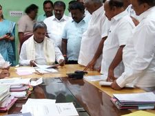 ಹೇಮಾವತಿ ಭಾಗದ ರೈತರಿಗೆ ಎಕರೆಗೆ 50 ಸಾವಿರ ರು ನೀಡಿ : ರೇವಣ್ಣ