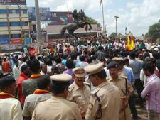 ಜಯಲಲಿತಾ ಒಂದು ರುಪಾಯಿ, ಸಿದ್ದರಾಮಯ್ಯ ಎರಡು ರುಪಾಯಿ...