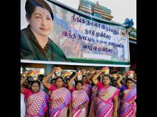ಜಯಲಲಿತಾ ಸಭೆ ನಡೆಸಿದ್ದರ ಫೋಟೋ ಎಲ್ಲಿ: ಕರುಣಾನಿಧಿ